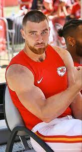 Travis Kelce se tuvo que cambiar de casa luego de iniciar su relación